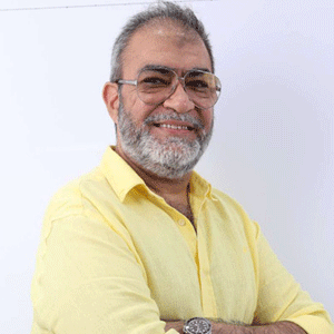 Dr. Mohit Lalvani, Managing Director