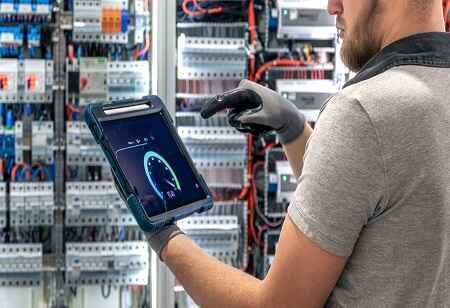 Schneider Electric, Apollo Hospitals, energy management solutions