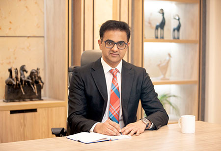  Dr. Aashish Chaudhry, MD & Senior Consultant & Head, Department of Orthopaedics & Joint Replacement, Aakash Healthcare