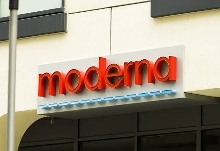  Moderna Beats Revenue Forecast Ahead of Crucial Flu Vaccine Call, India Pharma Outlook