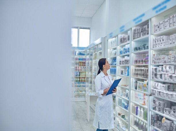 Efficient Solutions for Medicines Distribution in the Digital Age