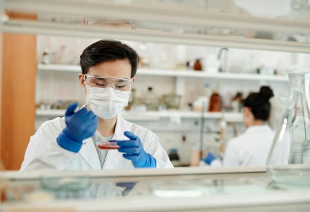  diagnostic laboratories, total solution approach, India Pharma Outlook