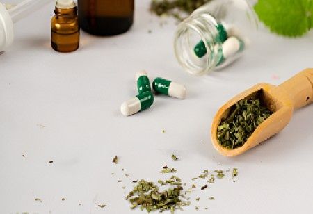  Doctors Threaten Strike Over Maharashtra’s Allopathy Order for Homeopaths