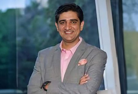  Dr. Shashank Teotia, CHRO, Paras Health